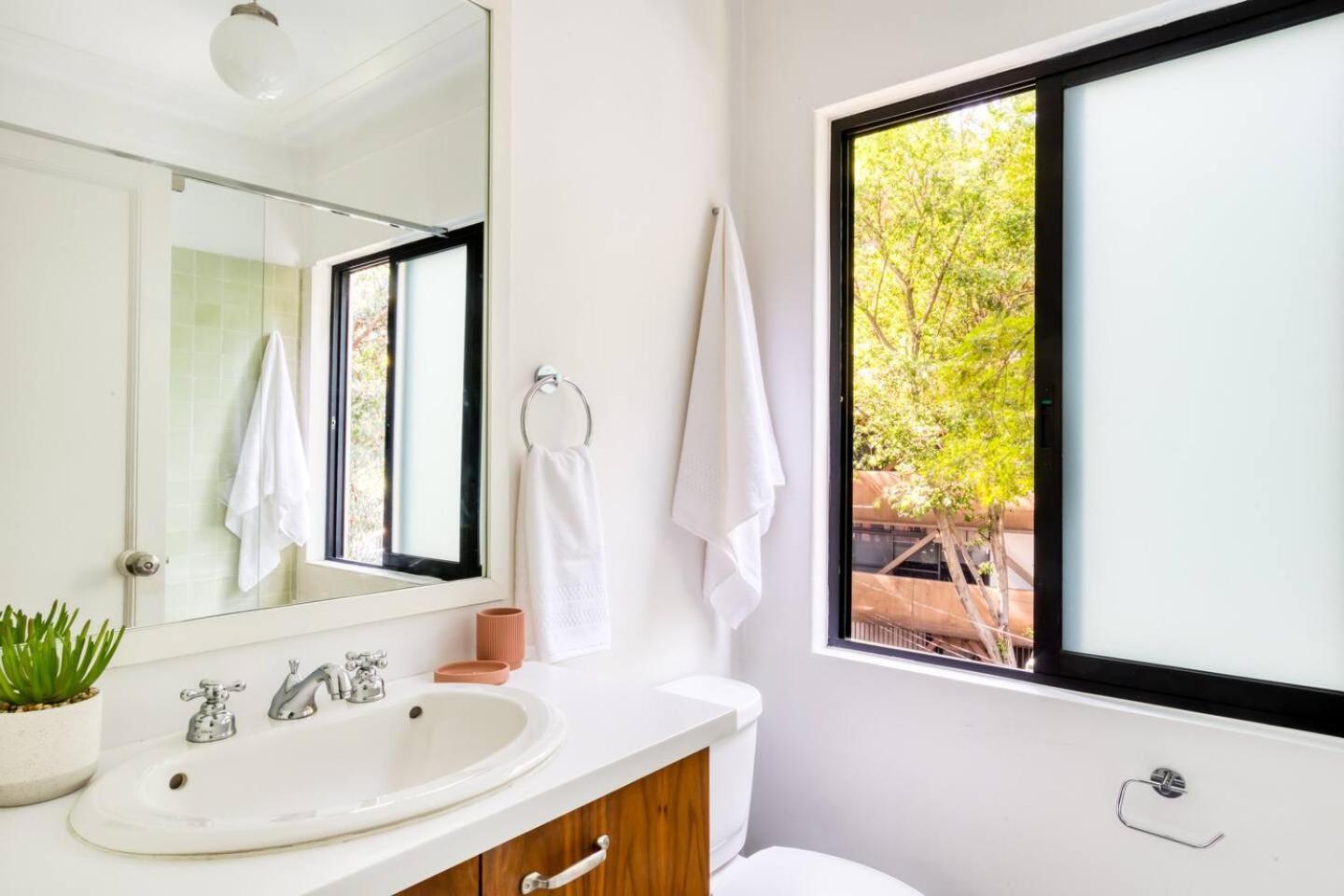 Juarez Design Single - Charming 1 Bd With Balcony In *